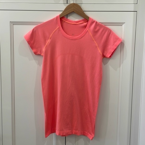 Lululemon Swifty Bright Coral/Salmon Heathered Top—GREAT!! Size 6–Like New!! - Picture 1 of 7